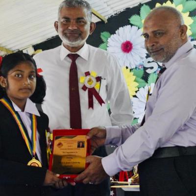 புலமை பரிசில் பரீட்சையில் சித்தி பெற்ற மாணவர்களுக்கு உதவி தொகை மற்றும பரிசு 